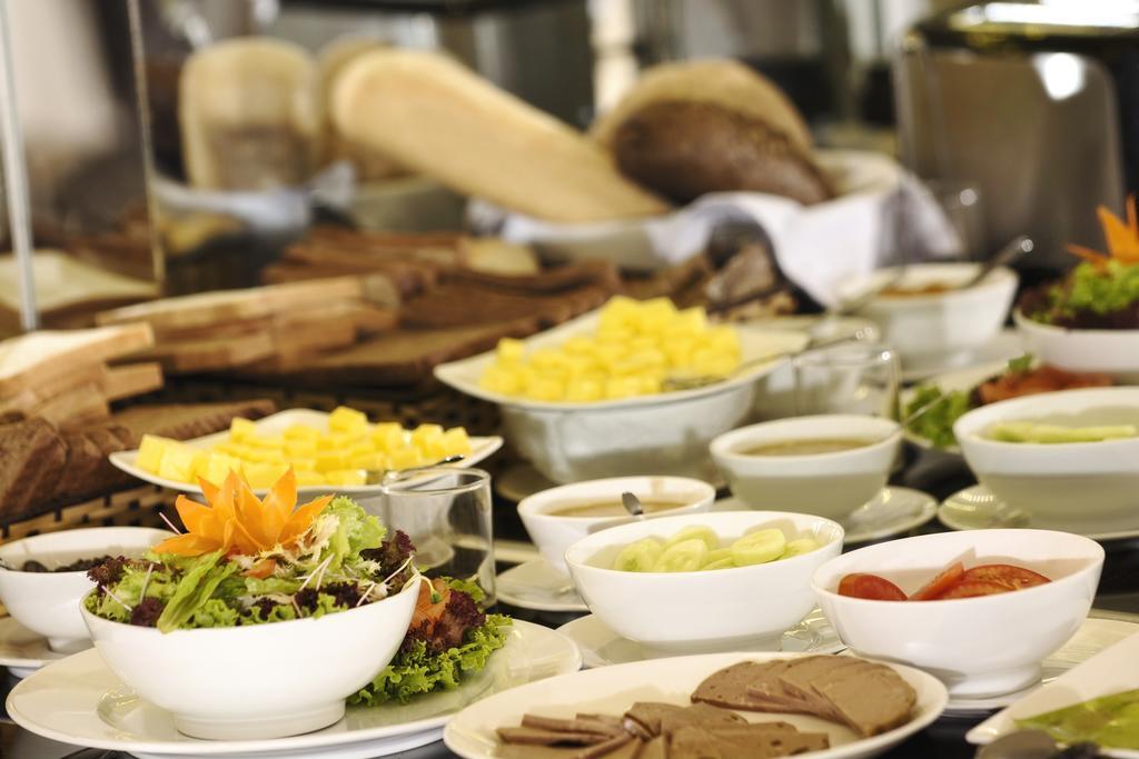 Saga Hotel Ho Chi Minh Zewnętrze zdjęcie